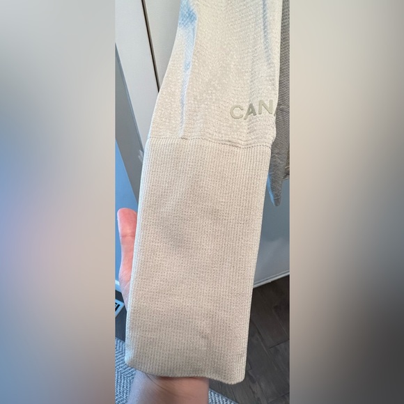 Lulu lemon long sleeve top - Picture 3 of 6